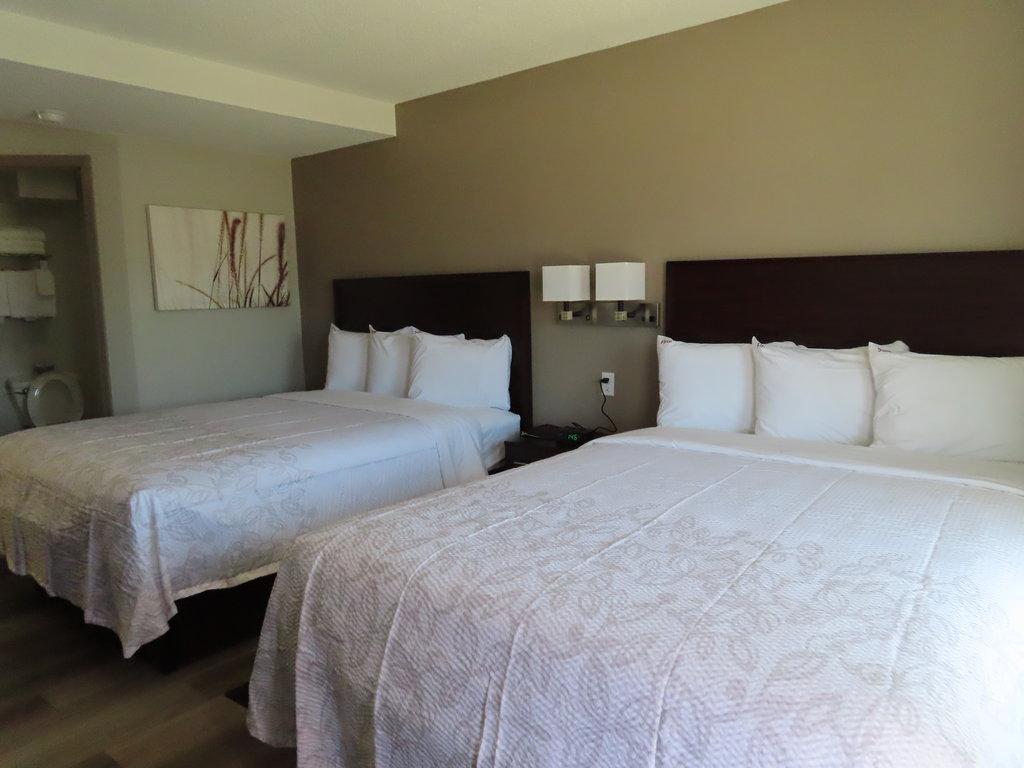 Red Roof Plus+ & Suites Erie Εξωτερικό φωτογραφία