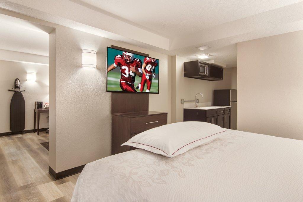 Red Roof Plus+ & Suites Erie Εξωτερικό φωτογραφία