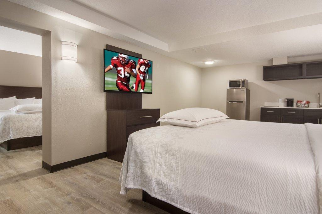 Red Roof Plus+ & Suites Erie Εξωτερικό φωτογραφία