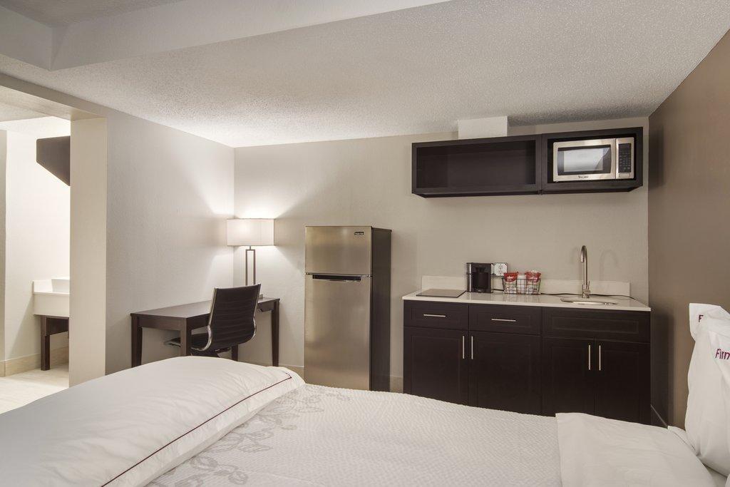 Red Roof Plus+ & Suites Erie Εξωτερικό φωτογραφία